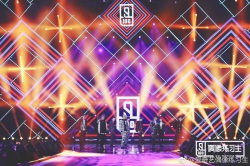 (最火的偶像)偶像前方高能，史上最燃演出即将开启，粉丝们准备被震撼！